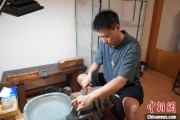 通许成都“90后”小伙“十年磨一剑”：从爱好者到守艺人 传播中国文化