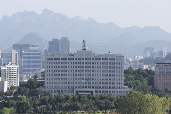 重回青瓦台 复苏经济 弥合社会裂痕 韩国新总统有哪些执政计划(🍤)？